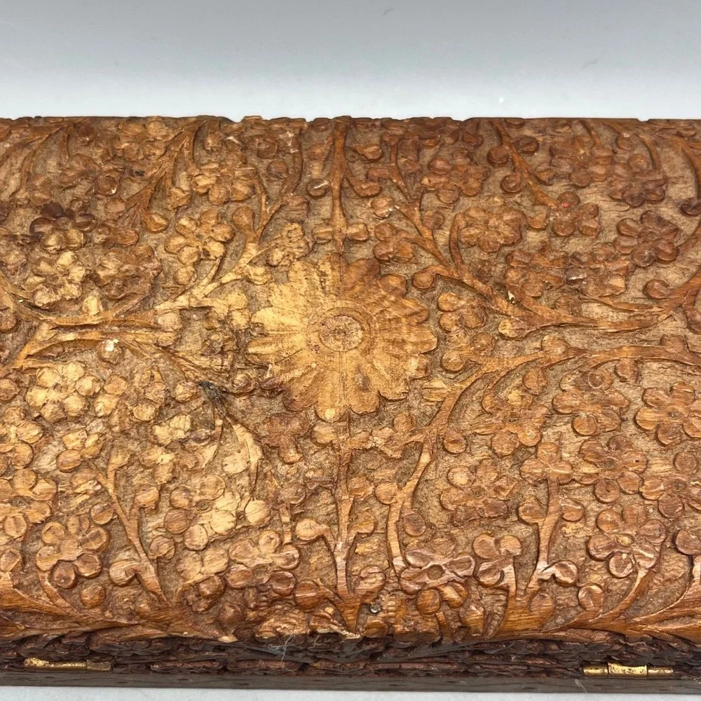 Vintage‎ Handmade Carved Floral Design Wooden Jewelry Box Red lining